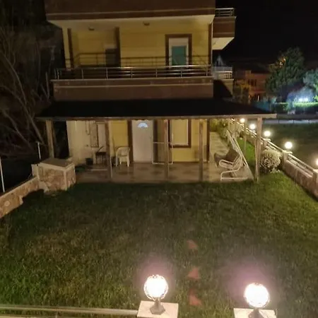 Altinova Denize Sifir Tripleks Yazliik וילה